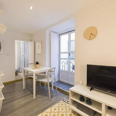 Lovelystay - The Nest Studio - Alfama Apartment